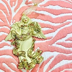 D4-BUNDLE ONLY-Sarah's Angels 2006 Angel Ornament with Pink Stones